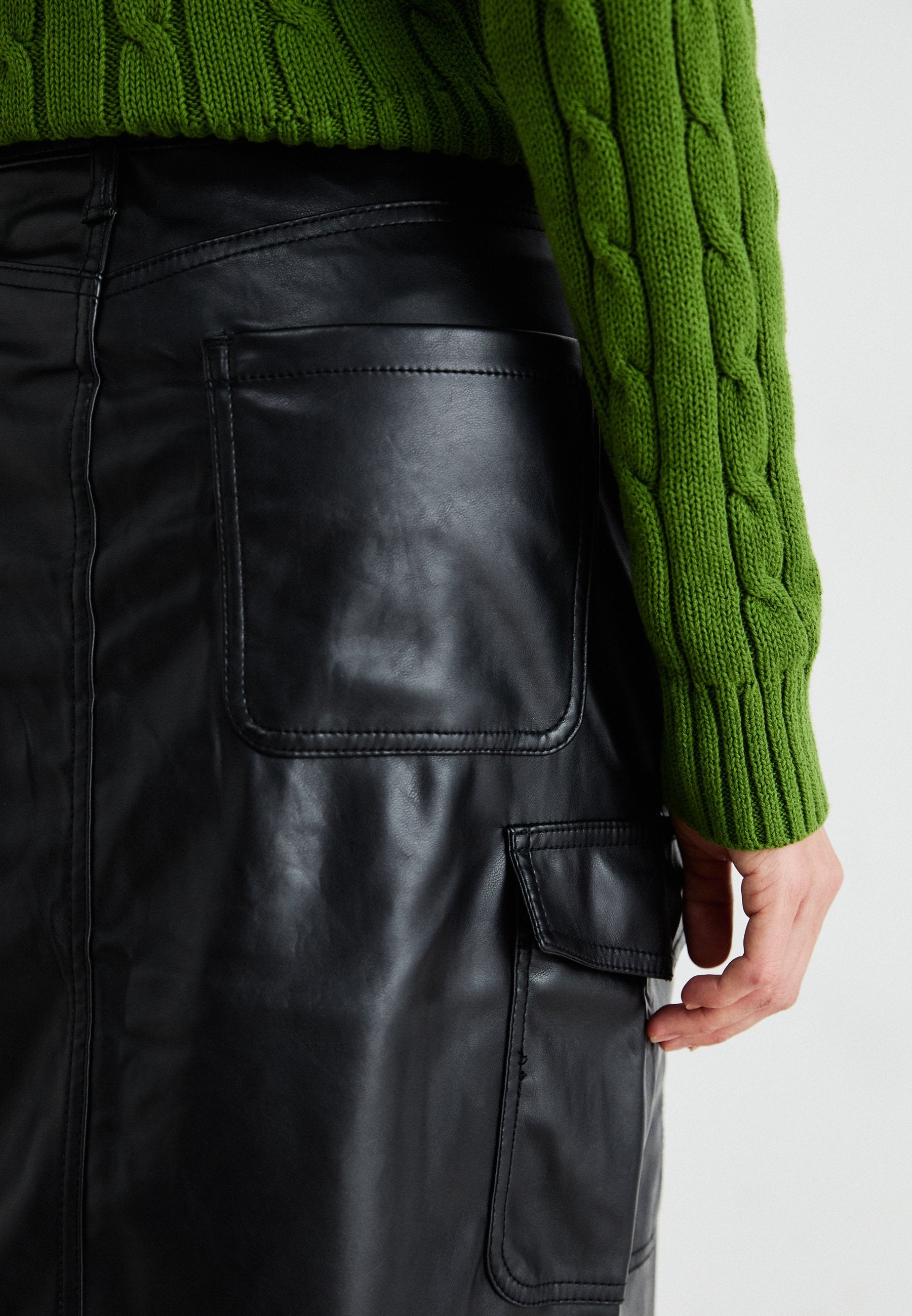 GAP MIDI SKIRT