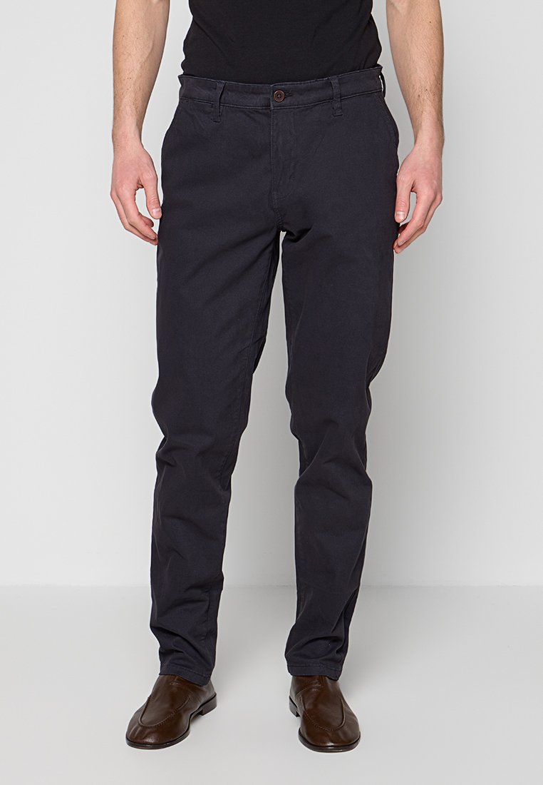 REGULAR FIT Media 1