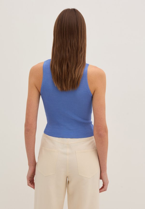 Stefanel FLAT WITH MOCK NECK
