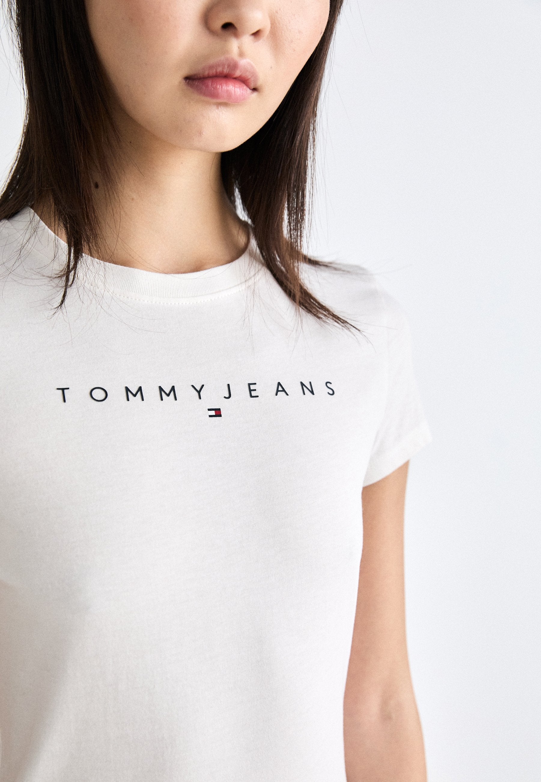 Tommy Jeans SLIM LINEAR TEE
