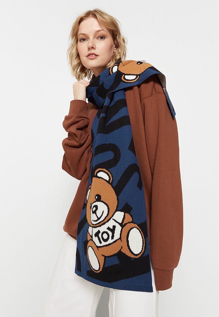 MOSCHINO