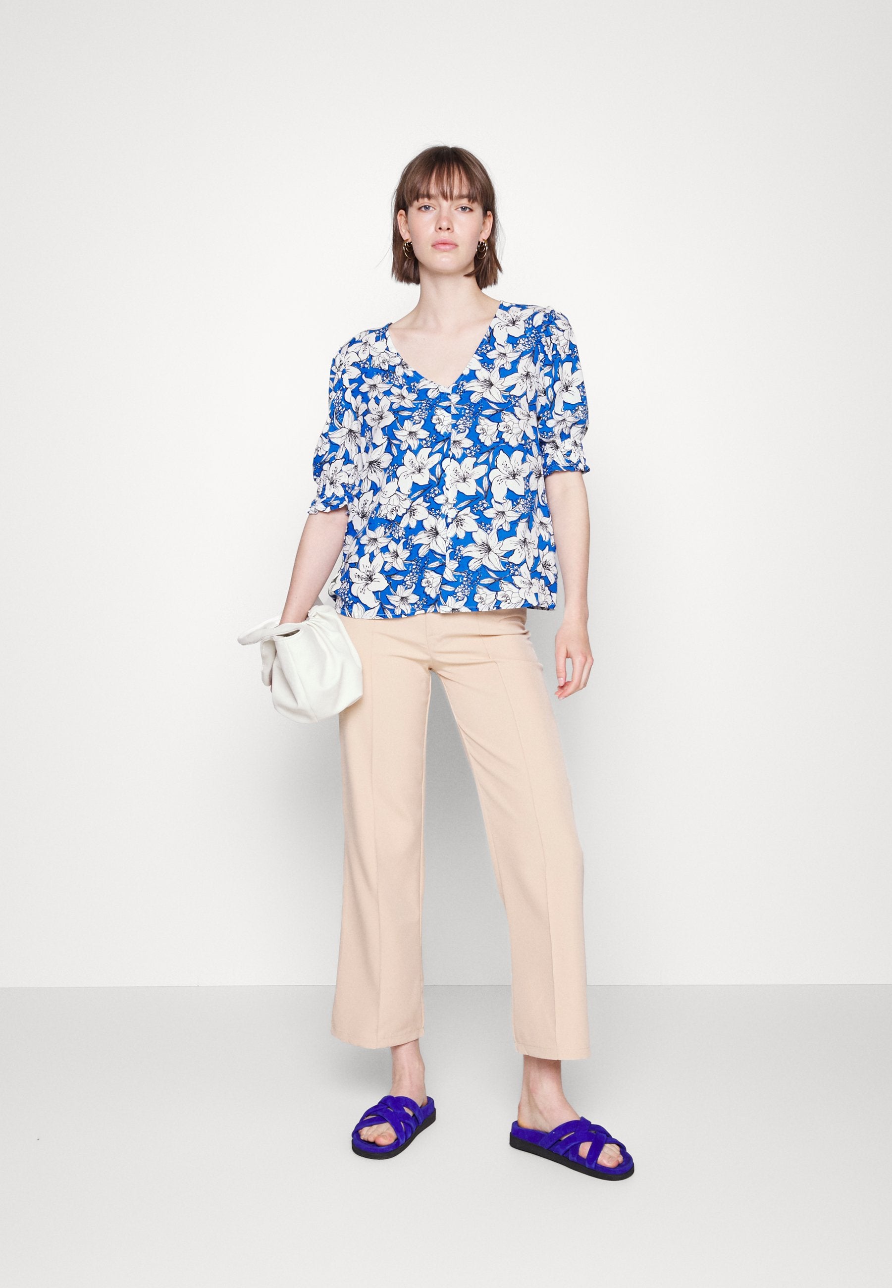 ONLY Tall ONLFREDERIKKE V NECK