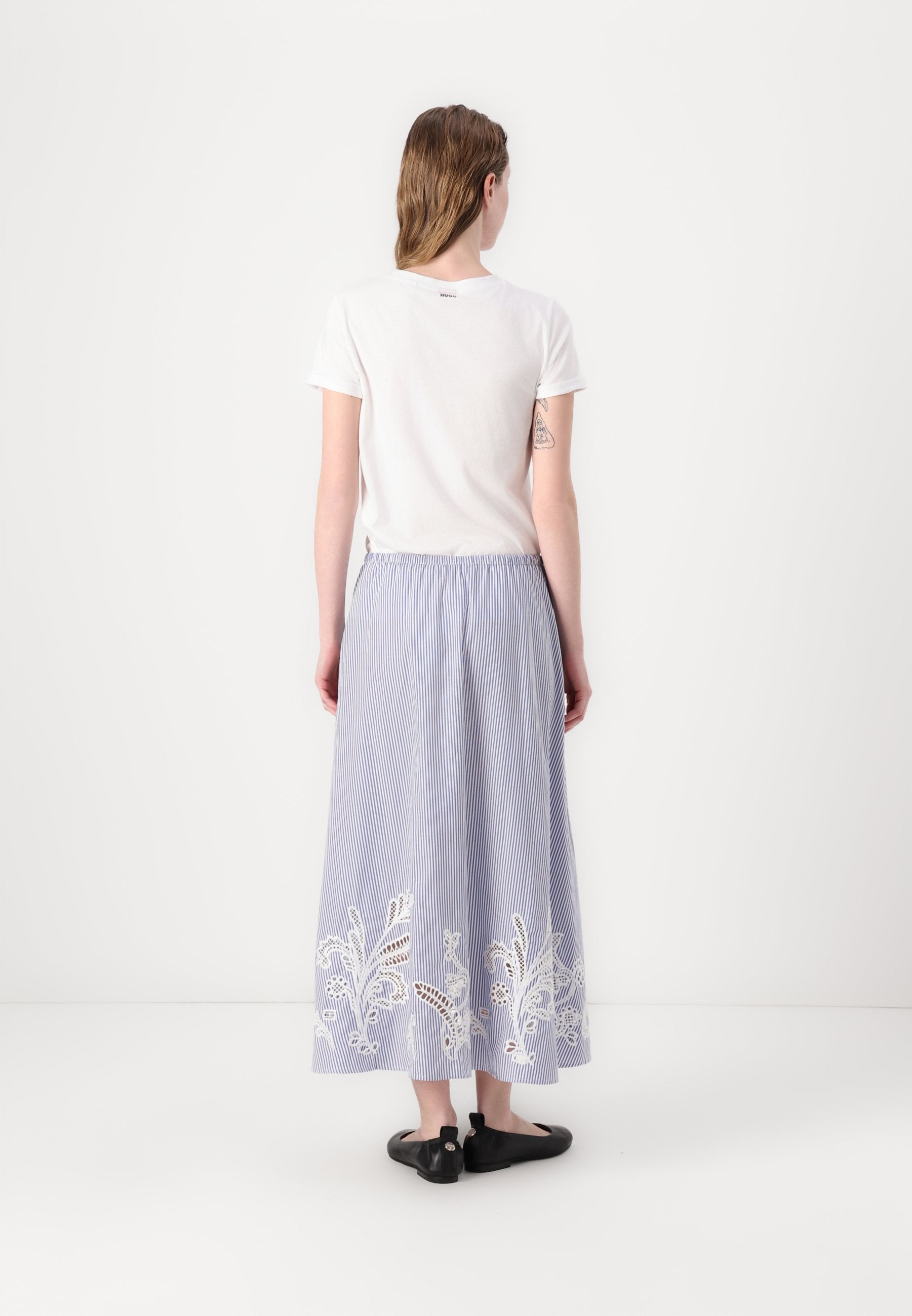 BRODERIE ANGLAISE LONG SKIRT Media 4