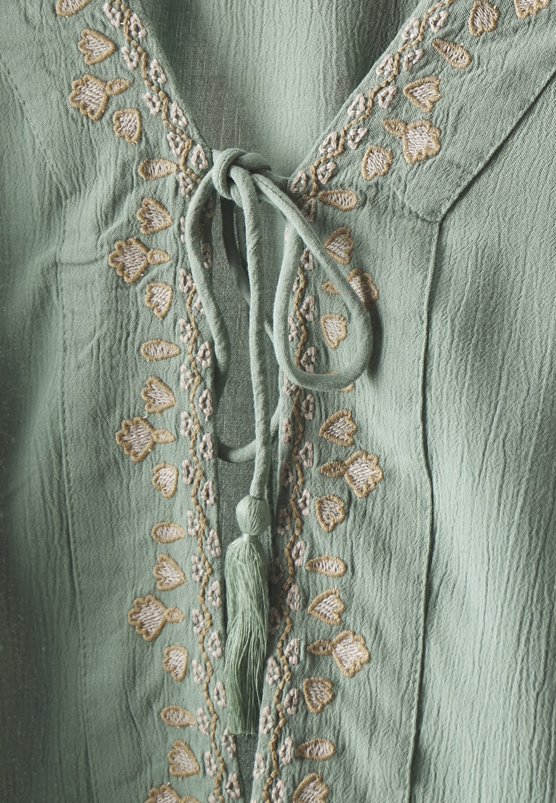 Pieces PCRAMDA V NECK TIE