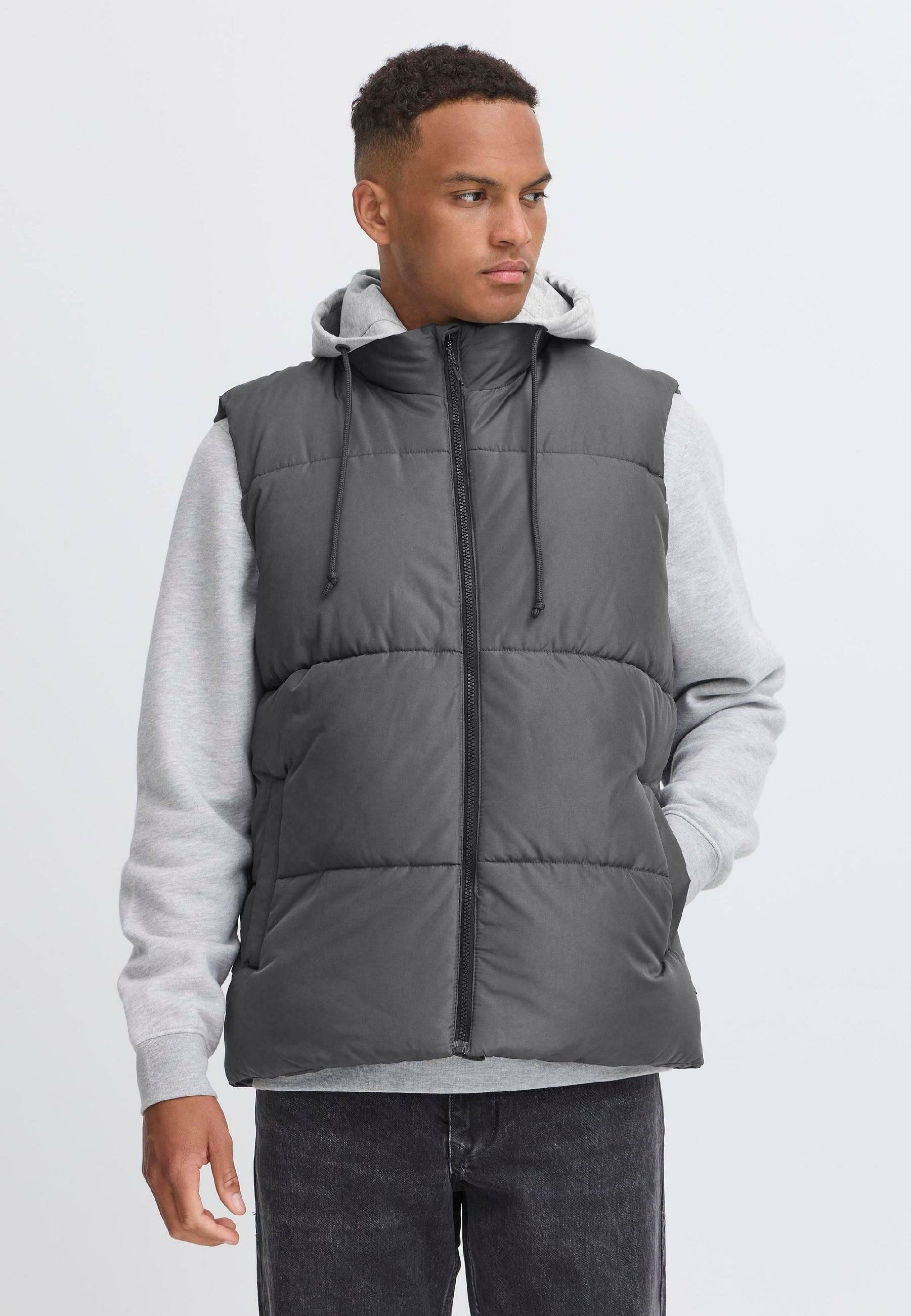 BHELWIN HOODED Media 3