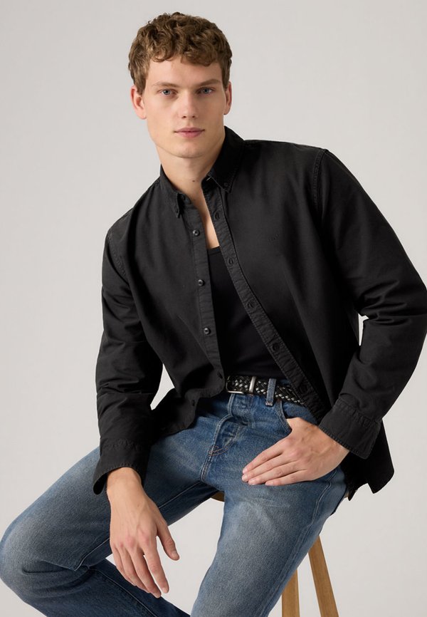 Levi's® AUTHENTIC BUTTON DOWN