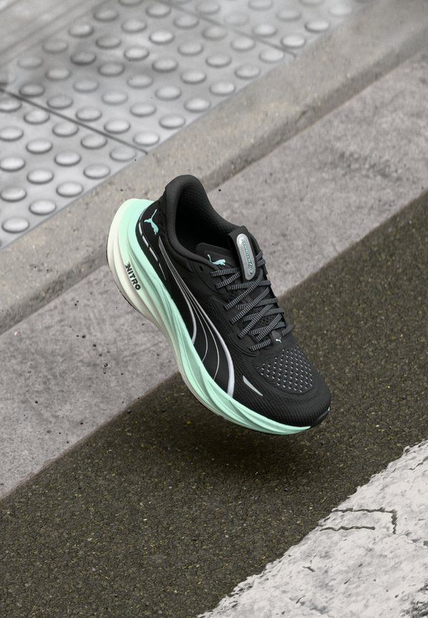 Puma MAGNIFY NITRO 3 - Road running shoes - black/mint melt