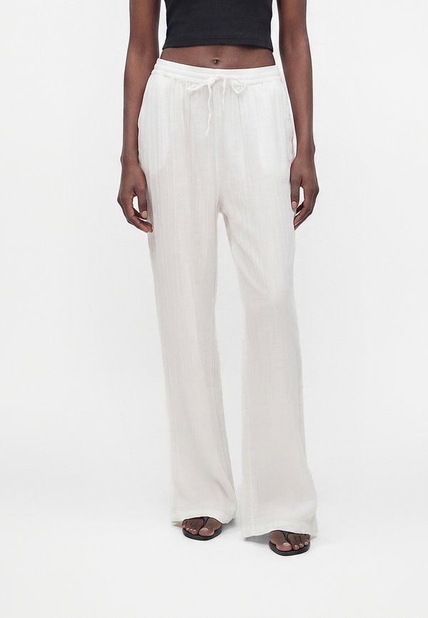 ONLY ONLTHYRA LONG PANT - Trousers - bright white