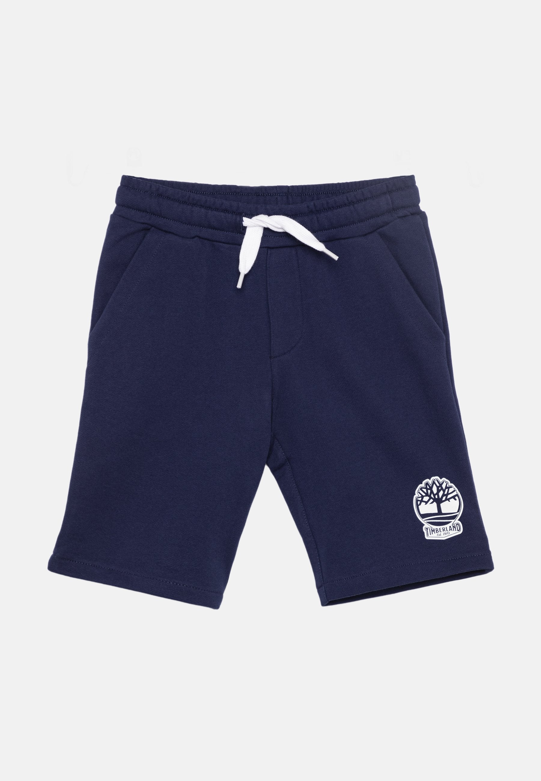 Marineblaue Baumwollshorts mit einem elastischen Bund, weißem Kordelzug, zwei Seitentaschen und Timberland-Logo auf dem linken Bein.