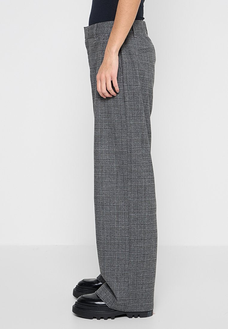 GAP STRAIGHT LEG