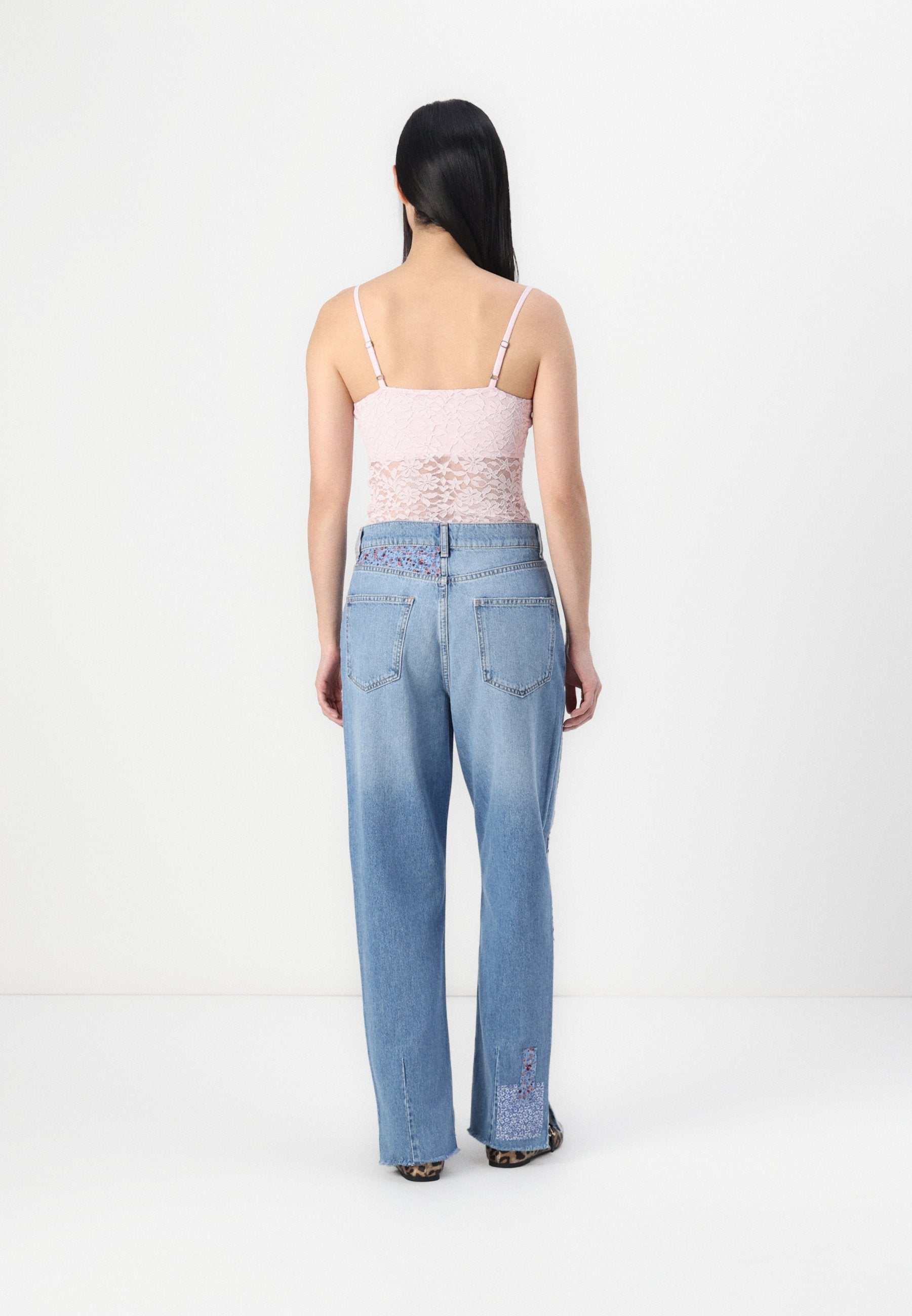 ONLROBYN PATCH SLIT  Media 4