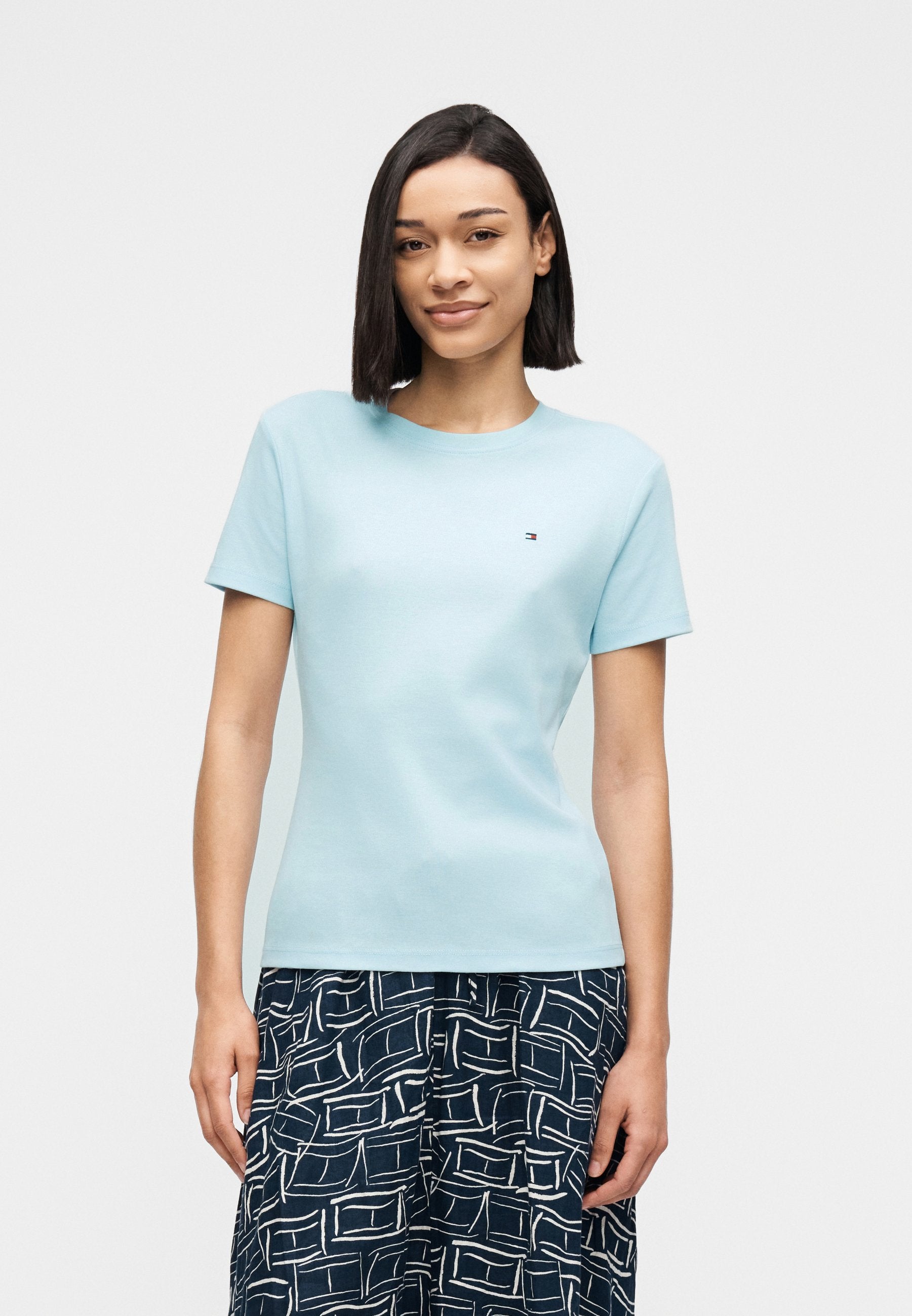 SLIM CODY TEE Media 3