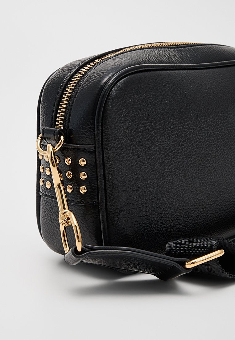 Love Moschino