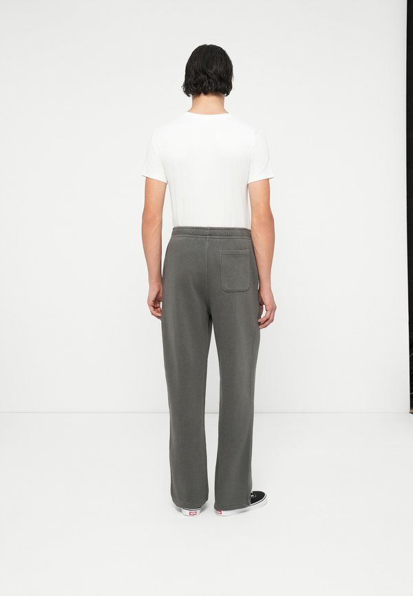 Abercrombie & Fitch ESSENTIAL BAGGY
