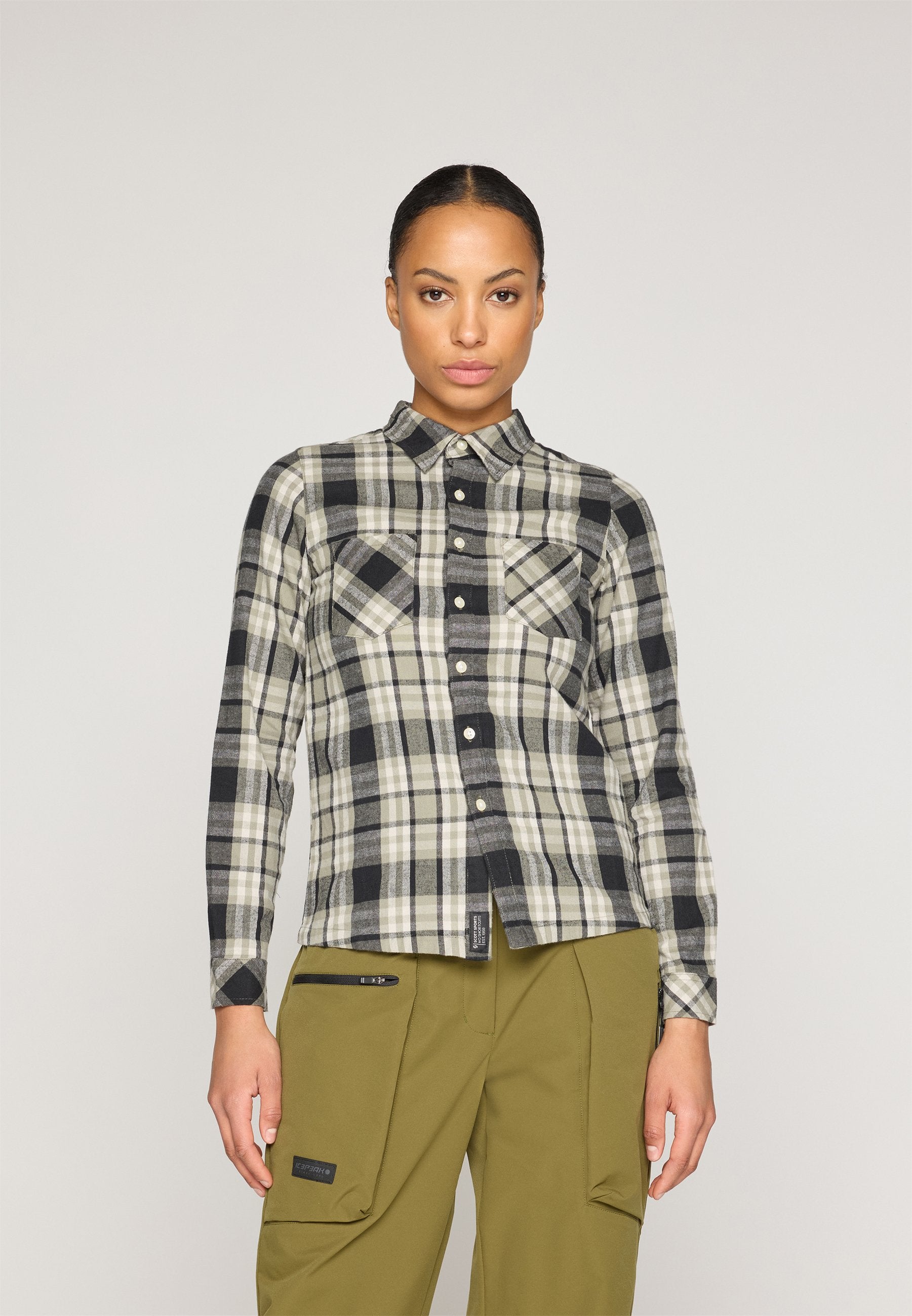 REGULAR FIT  Media 3