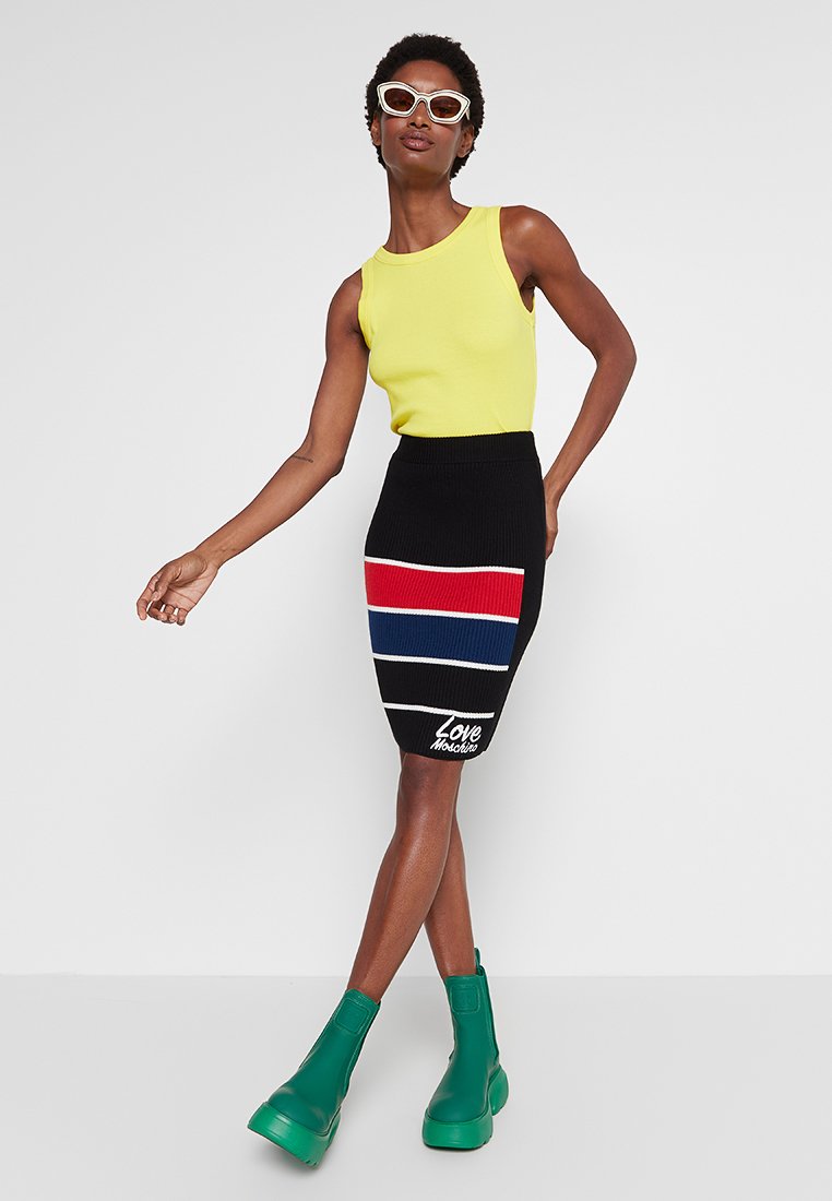 Love Moschino
