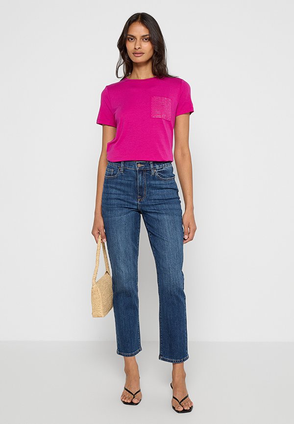 DKNY