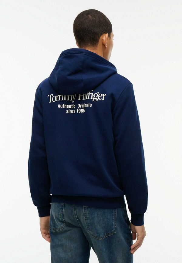 Tommy Hilfiger TOMMY HILFIGER BACK GRAPHIC TERRY ZIP-THRU HOODY - Zip-up sweatshirt - carbon navy
