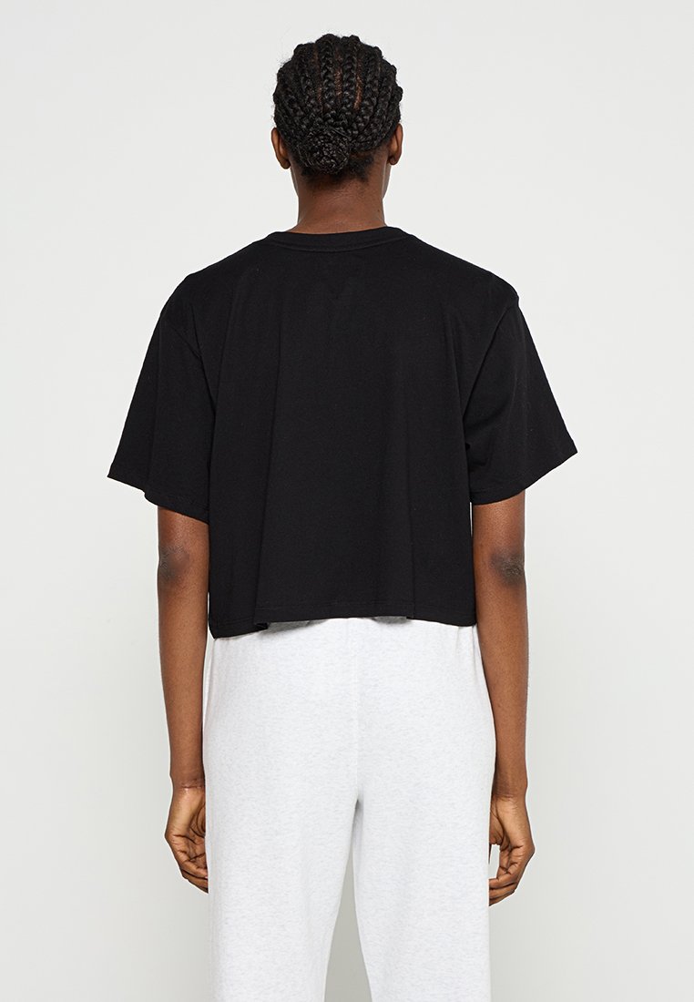 DKNY Sport
