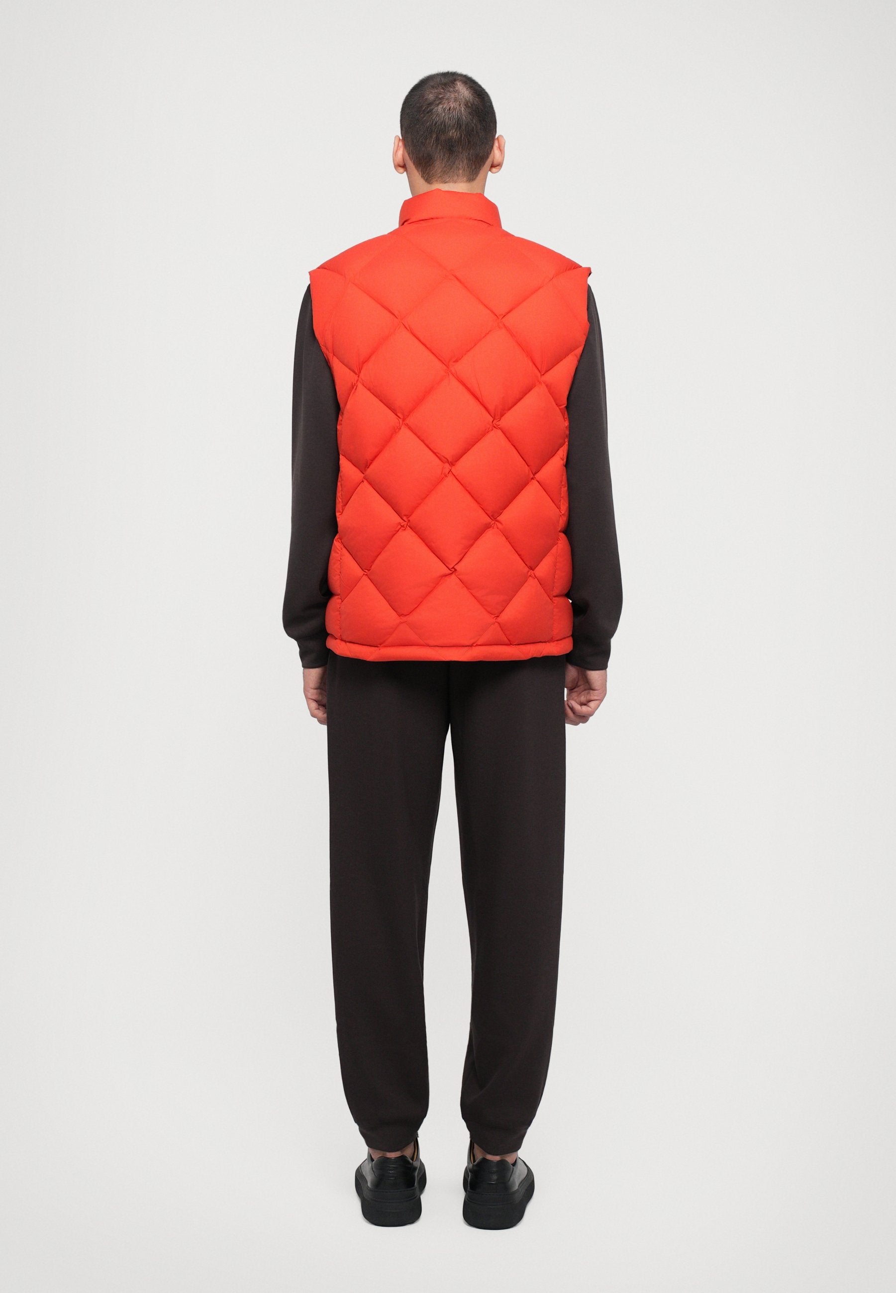 MOUNTAIN QUILTED VEST Media 4