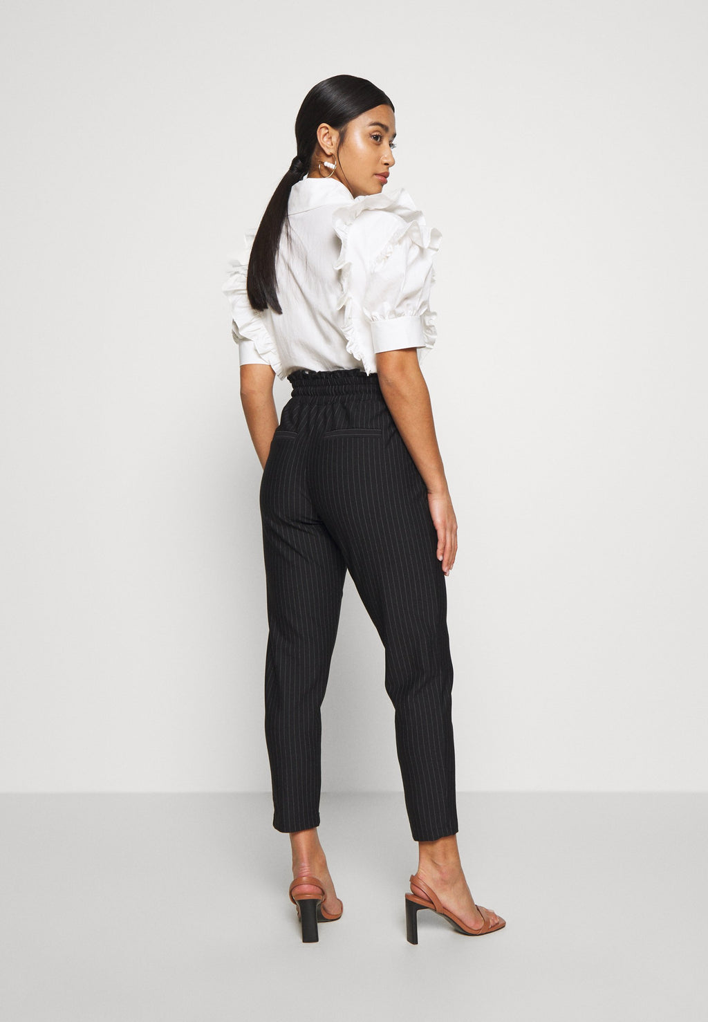 ONLPOPTRASH CLASSI PINSTRIPE FRILL Media 4
