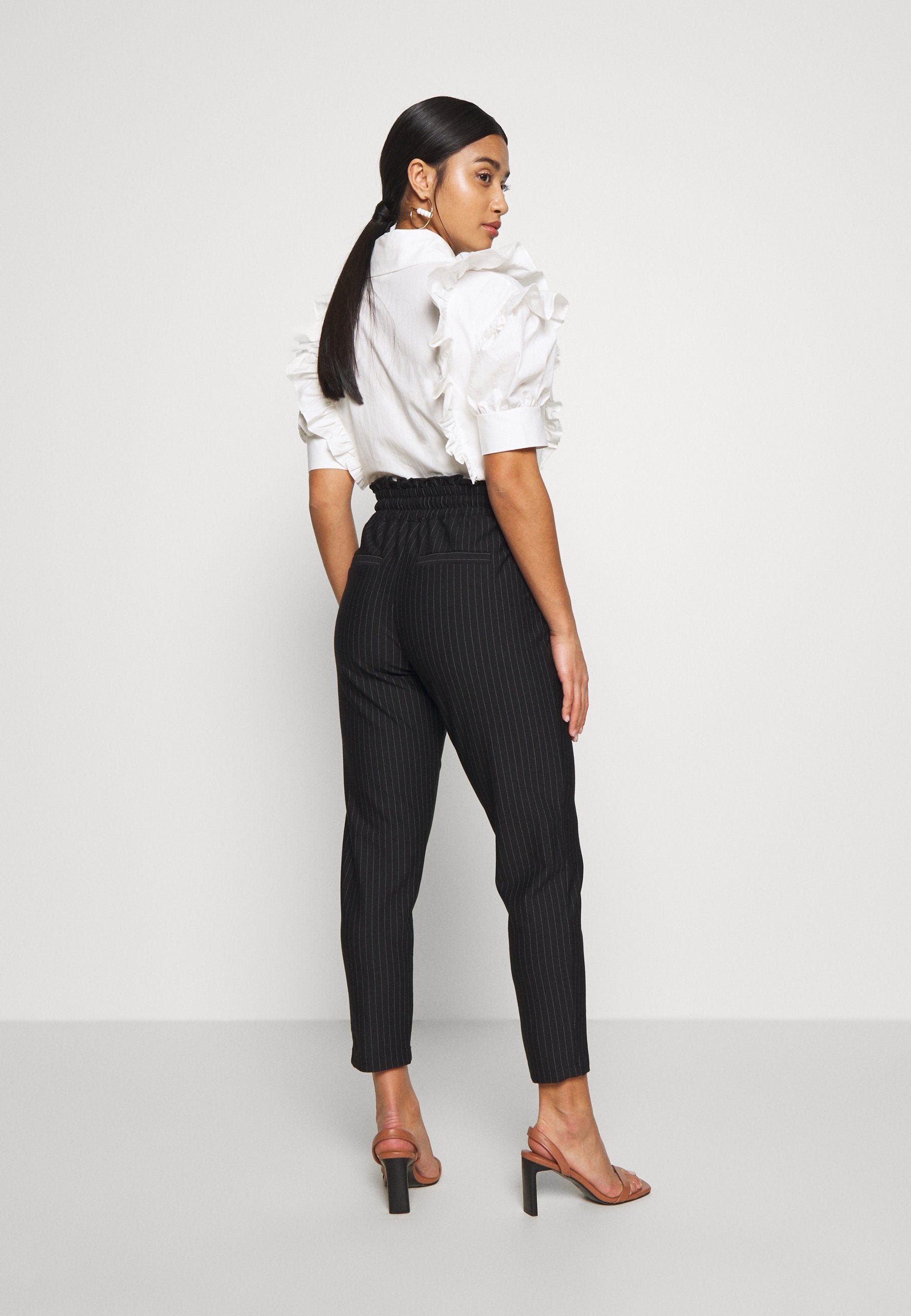 ONLPOPTRASH CLASSI PINSTRIPE FRILL Media 4