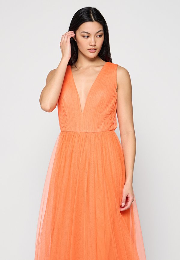 Pronovias VIAS