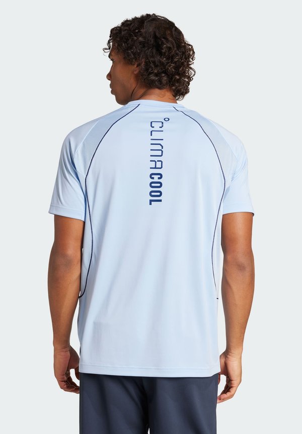adidas Performance TEE - Print T-shirt - glow blue