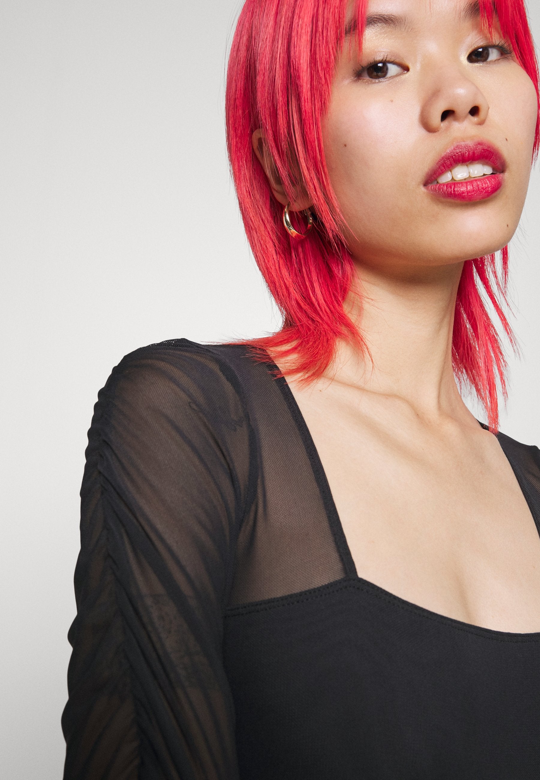 Hollister Co. SLEEVES SEAMED