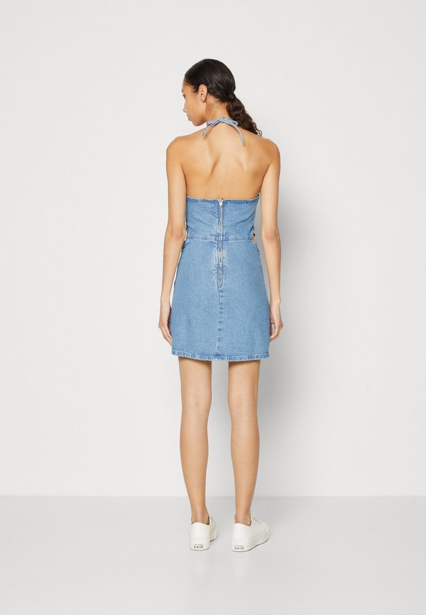 GAP HALTER CUT OUT