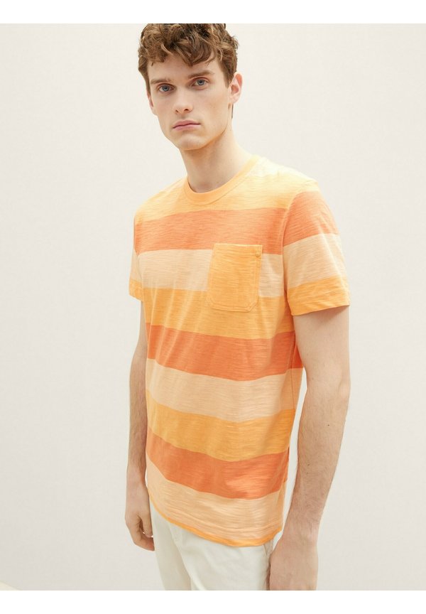TOM TAILOR MIT COLOUR BLOCKING - Print T-shirt - washed out orange blockstripe