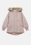 Rosa mit Blumenmuster versehene Jacke mit einer gefütterten Kapuze aus Kunstfell, elastischen Bündchen und zwei Seitentaschen; hat einen abgerundeten Saum für zusätzlichen Schutz.