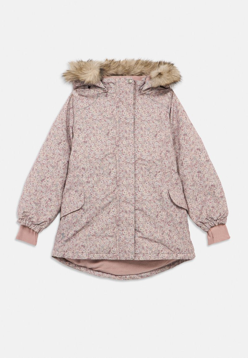 Rosa mit Blumenmuster versehene Jacke mit einer gefütterten Kapuze aus Kunstfell, elastischen Bündchen und zwei Seitentaschen; hat einen abgerundeten Saum für zusätzlichen Schutz.