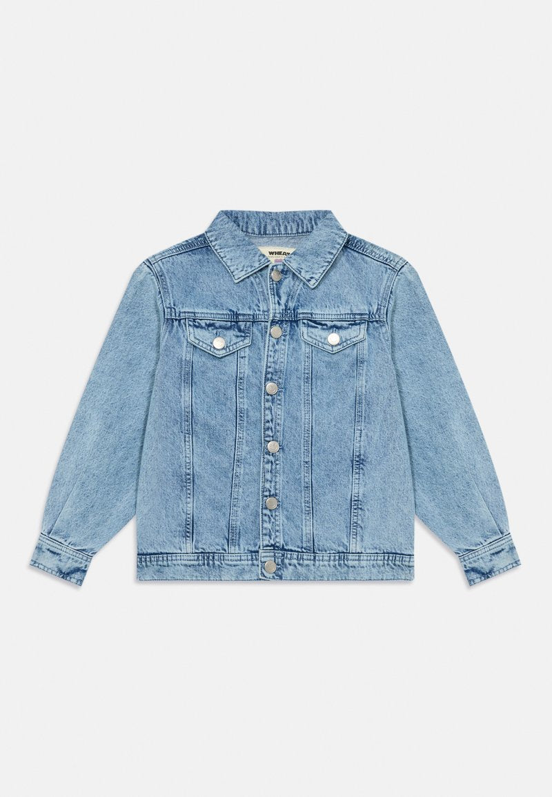 Hellblaues Jeansjacke mit spitzem Kragen, langen Ärmeln und vorderem Knopfverschluss. Verfügt über zwei Brusttaschen und silberfarbene Knöpfe.