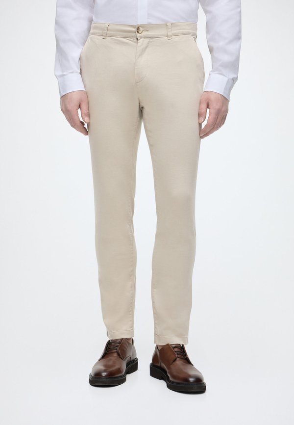 TOM TAILOR SLIM CHINO - Chinos - cashew beige
