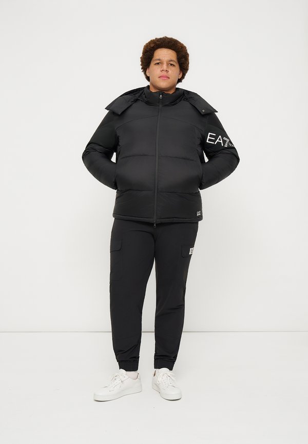 EA7 Emporio Armani