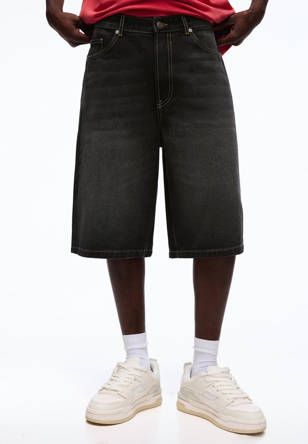 Bershka BAGGY - Denim shorts - black