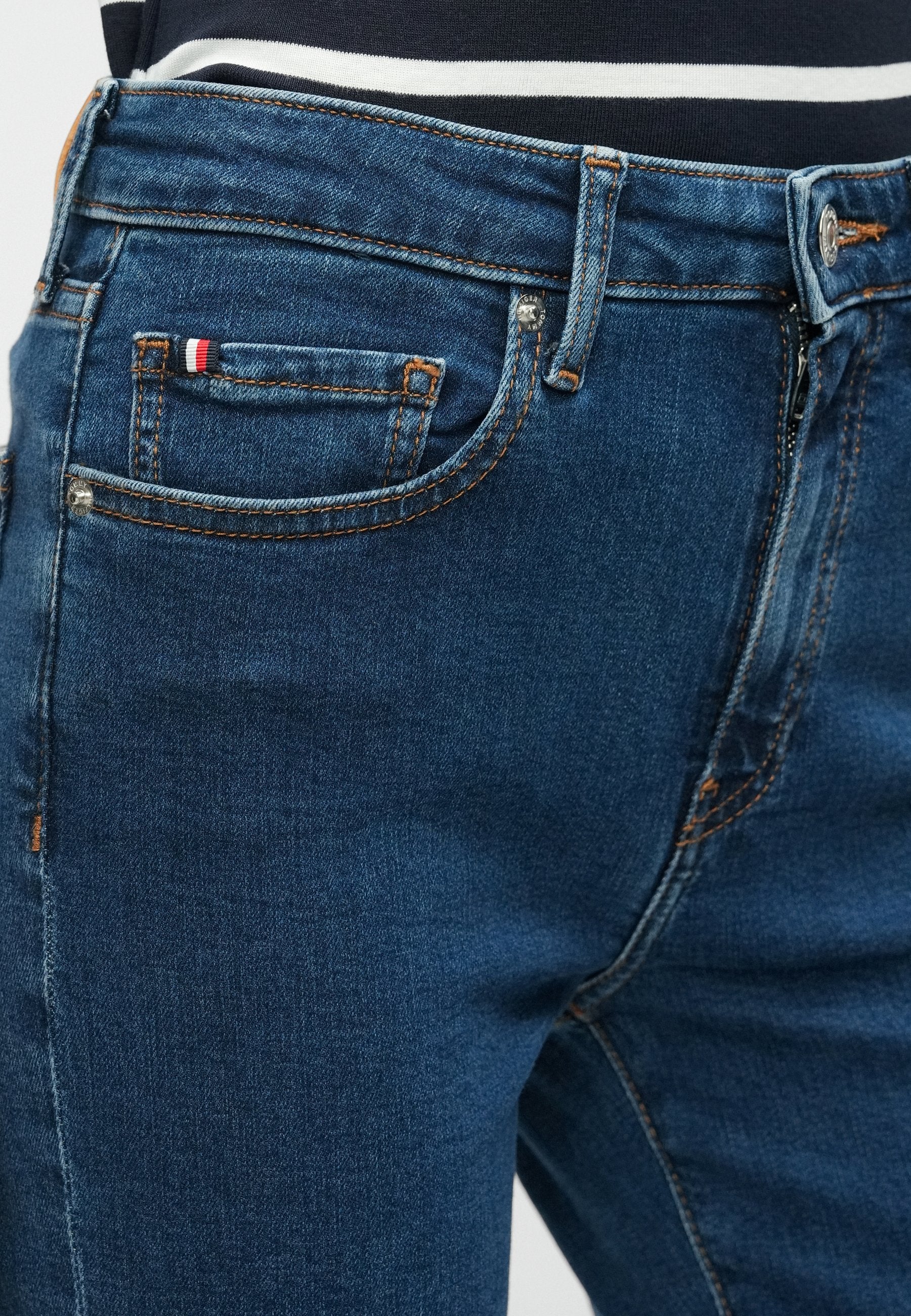 COMO MID RISE SKINNY JEANS Media 6