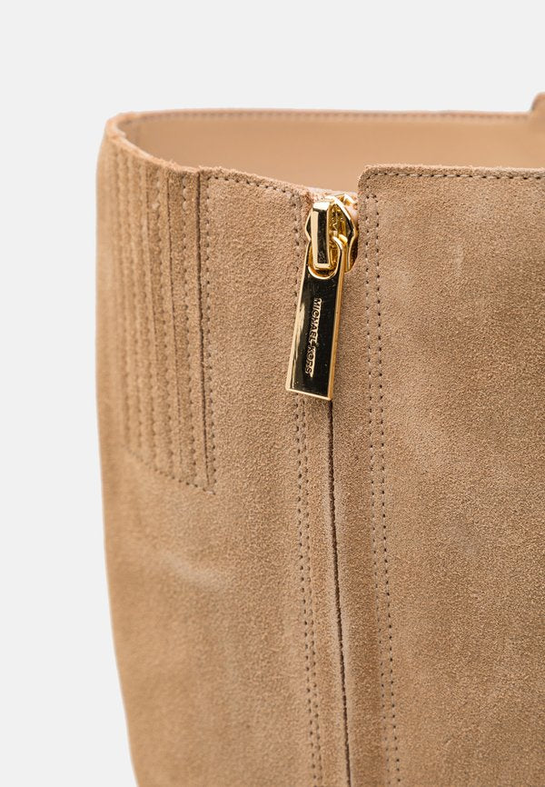 MICHAEL Michael Kors ABIGAIL BOOT