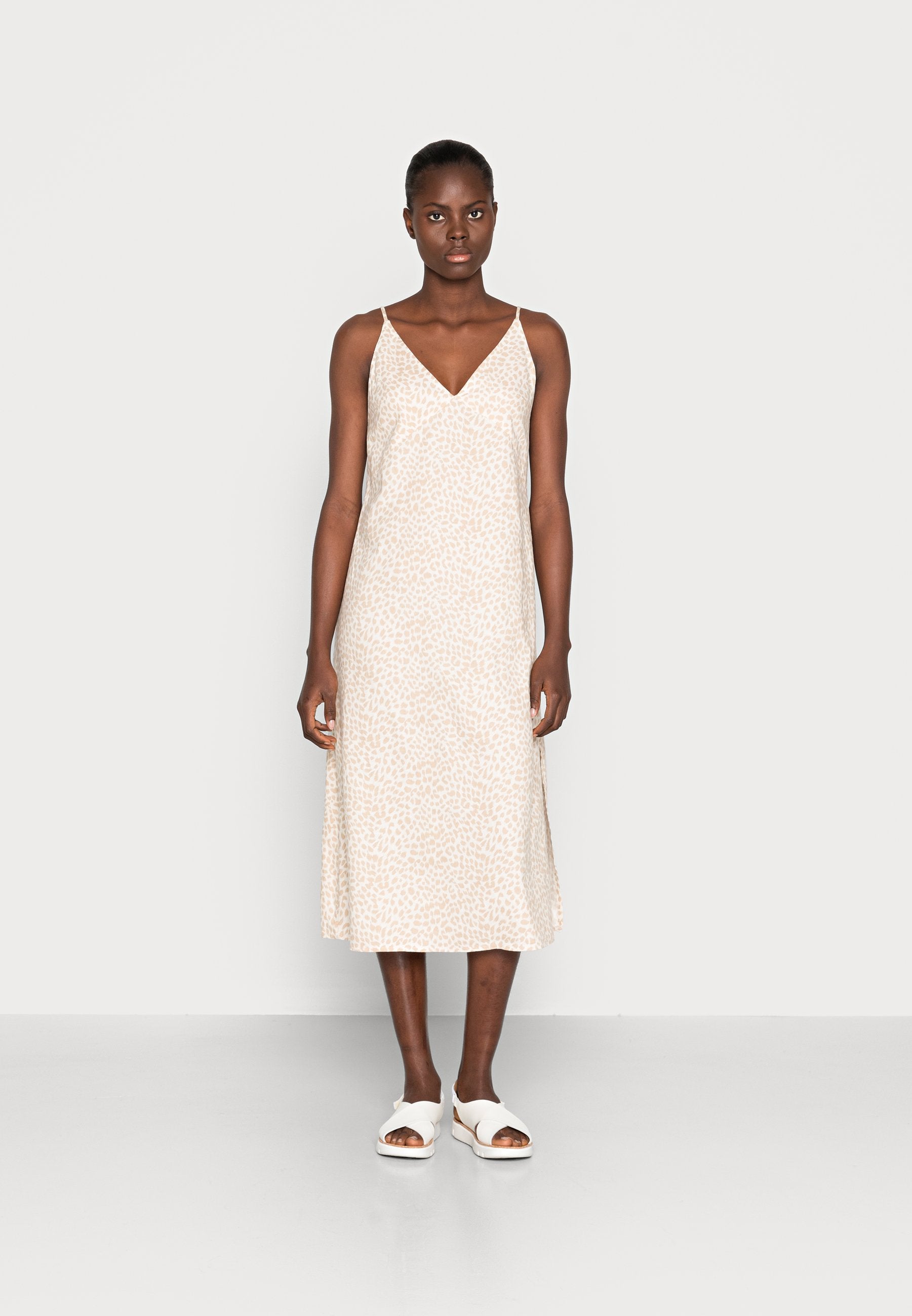 GAP V NECK CAMI MIDI DRESS