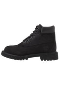 Schwarze Wildleder-Ankle-Boots mit runder Zehe, Gummisohle, sechs Ösen und glatten Lederakzenten. Mit Logo an der Seite.