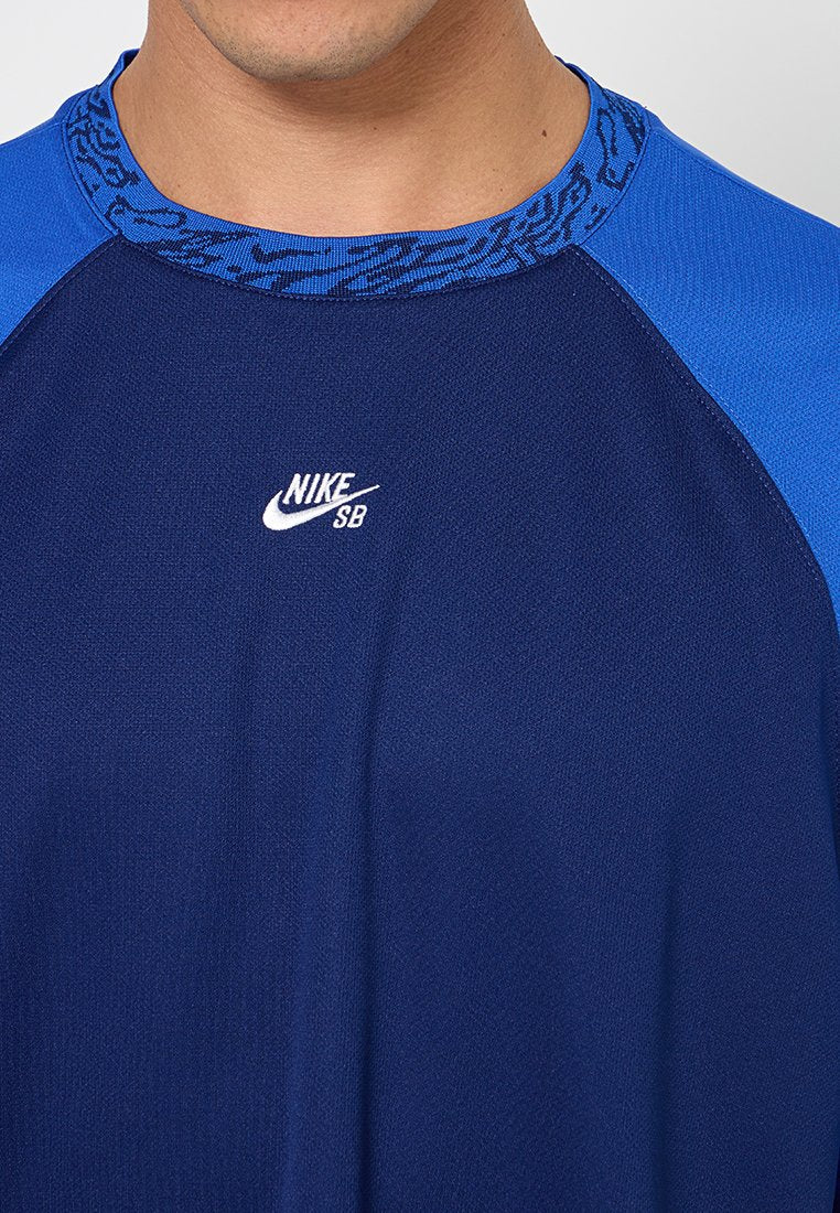 Nike Performance