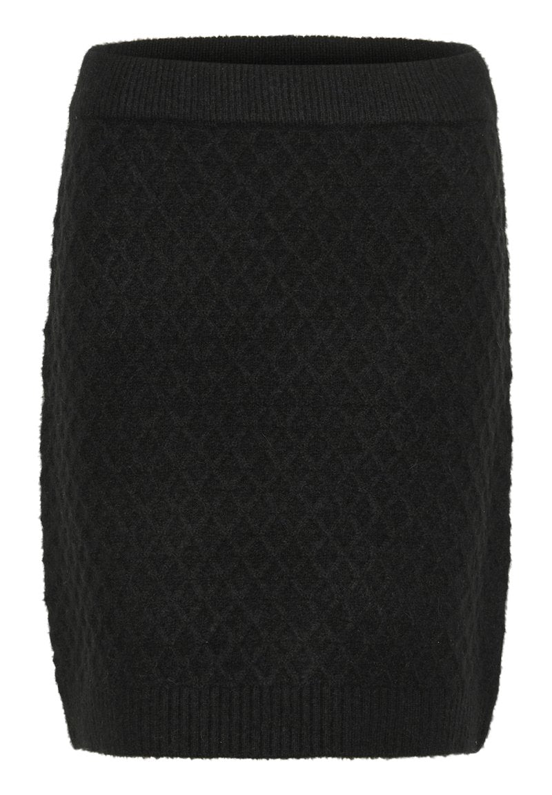 Schwarze gestrickte Rock mit einem strukturierten diagonalen Muster. Verfügt über einen eng anliegenden Bund und einen geraden Schnitt. Hergestellt aus weichem Stoff.
