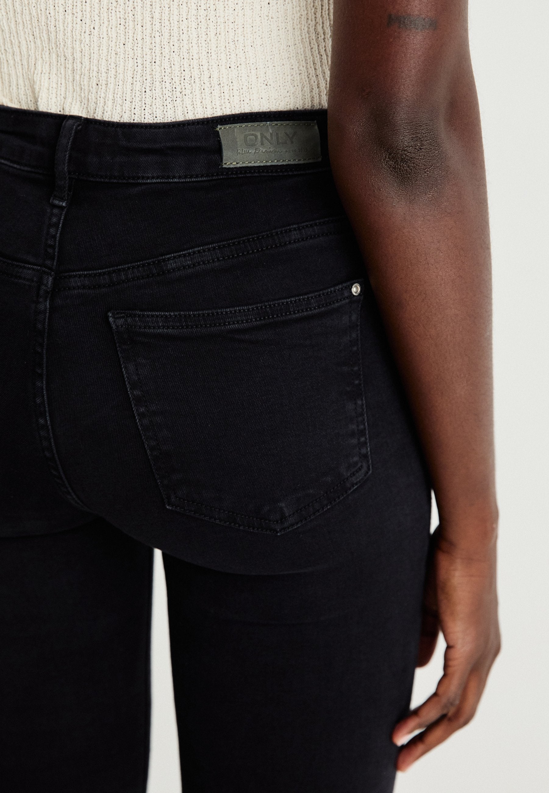 ONLSUI MID SLIM Media 6