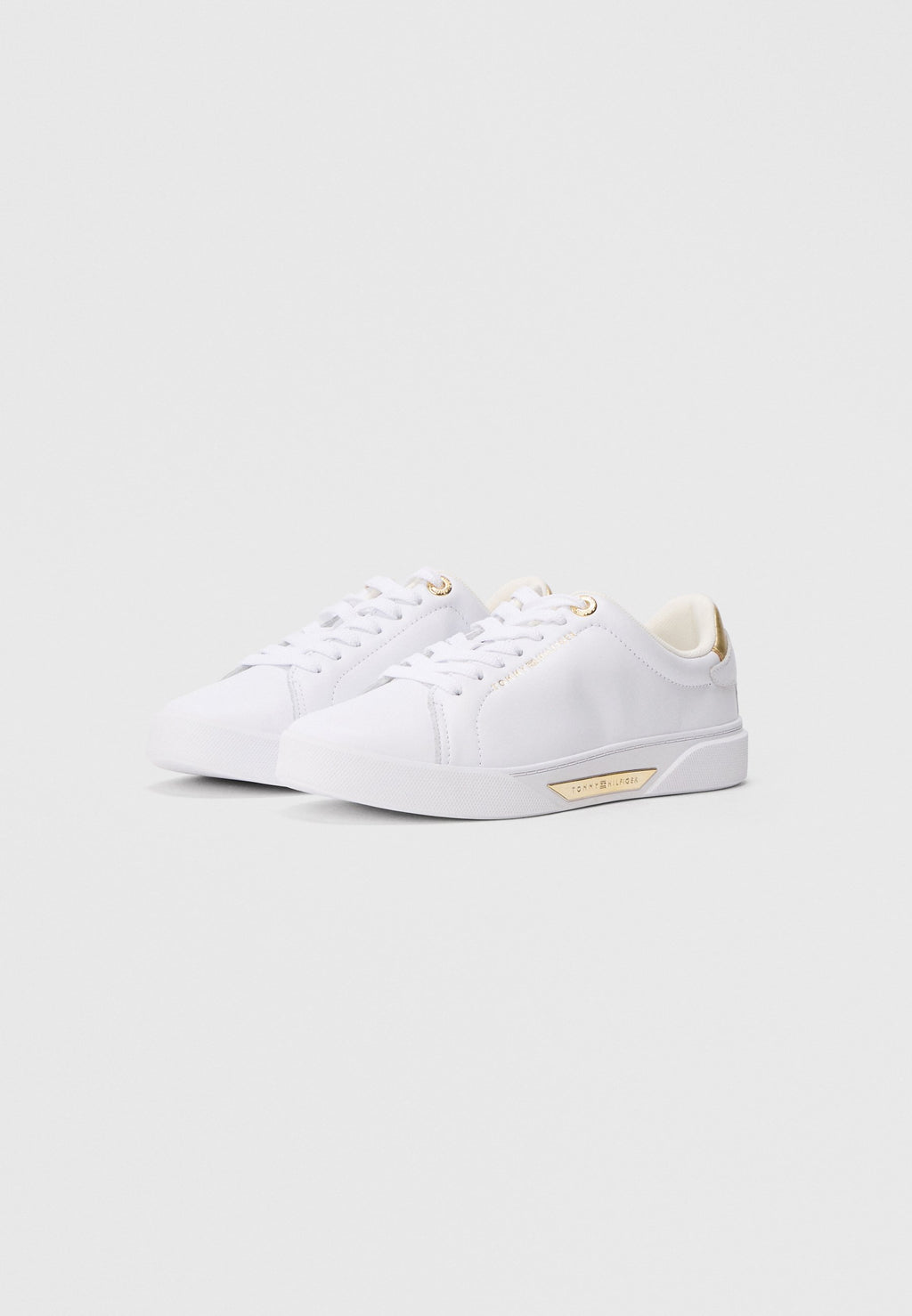LEATHER LOGO PLAQUE COURT TRAINERS Media 2