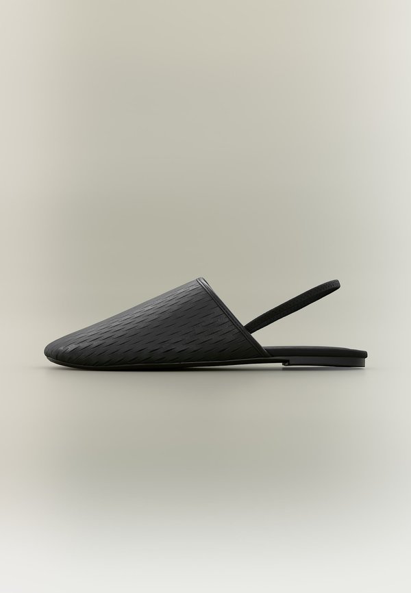 Calvin Klein OBLIQUE BALLER SLING CUT LTH - Slingback ballet pumps - triple black