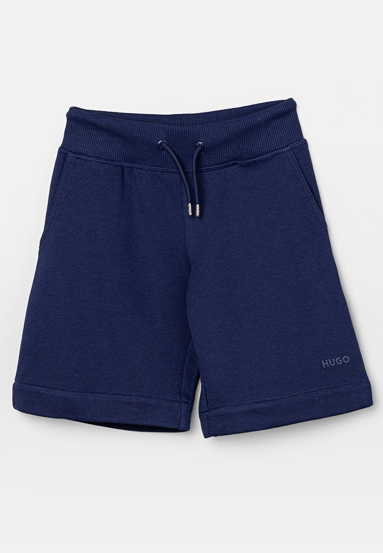 Marineblaue Baumwollshorts mit geripptem elastischem Bund, Kordelzug, Seitentaschen und "HUGO"-Logo am linken Beinabschluss.