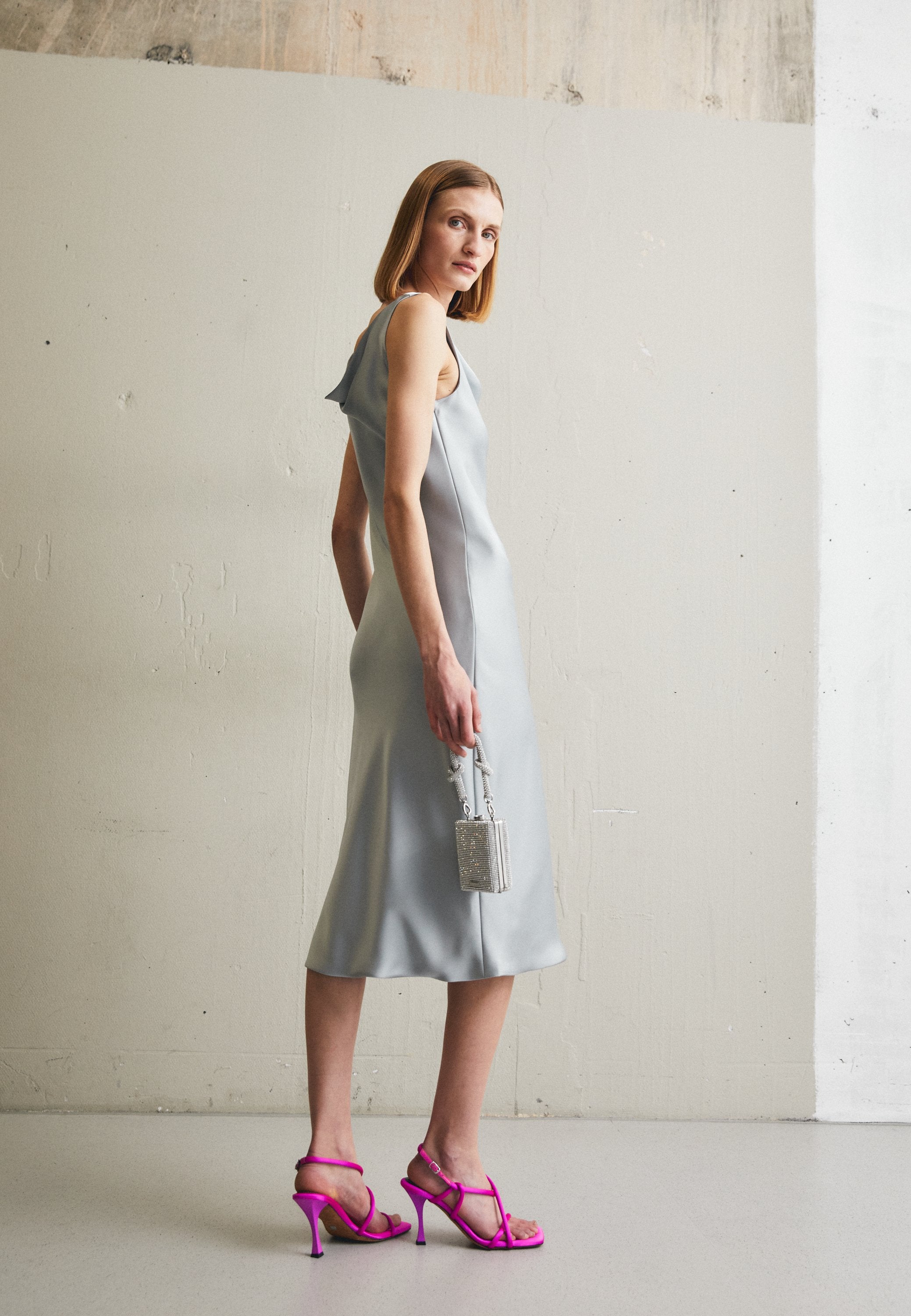Norma Kamali MARIA DRESS TO MIDCALF