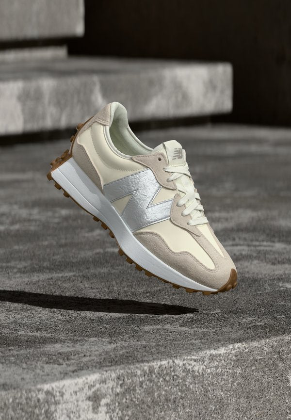 New Balance W327 - Trainers - silver-coloured metallic