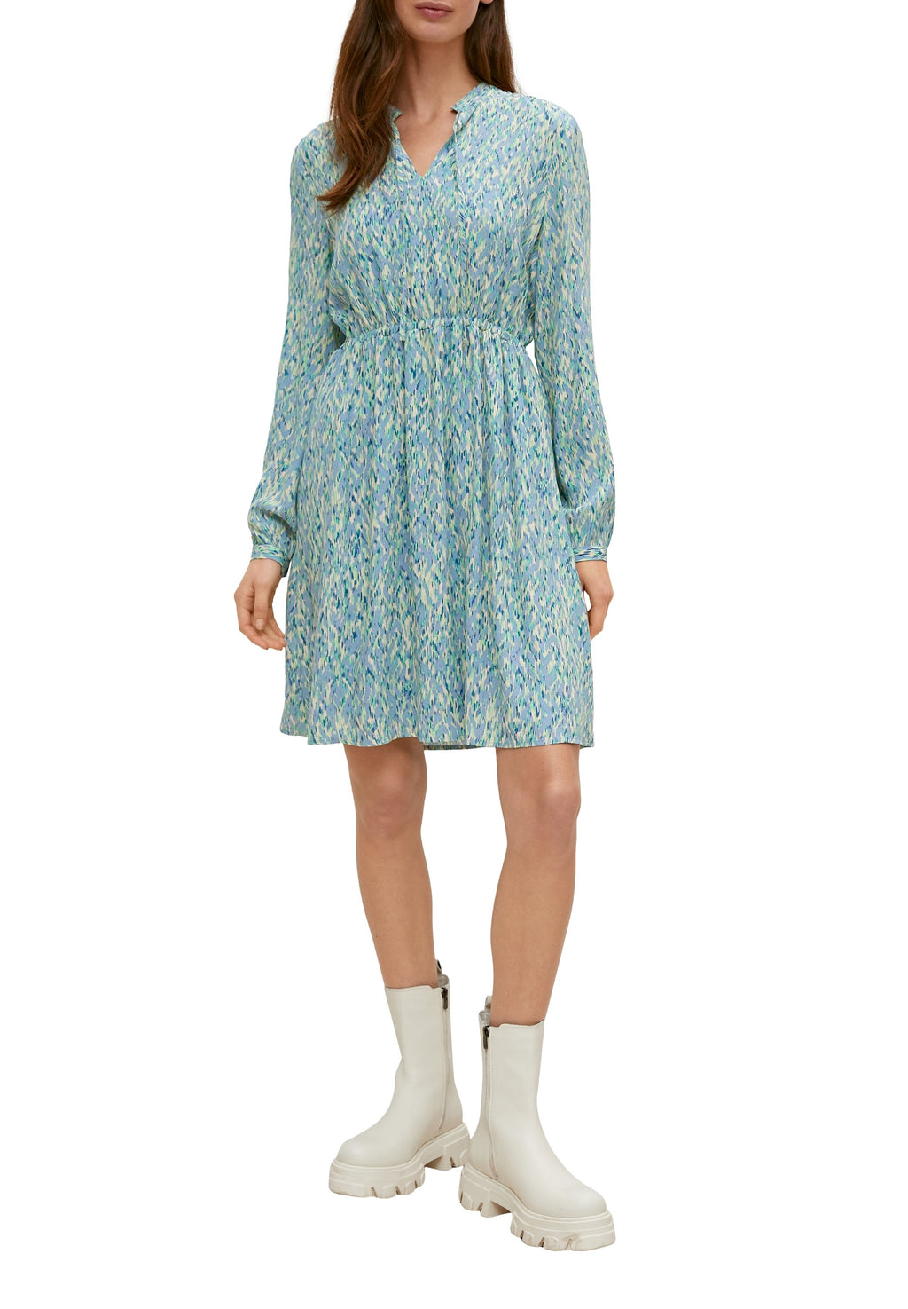 comma casual identity